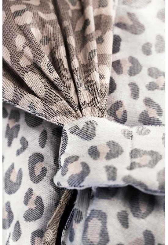 Manduca Twist Leo detail