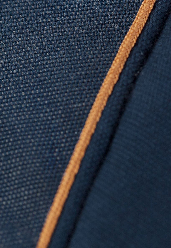 Manduca XT denimblue toffee detail