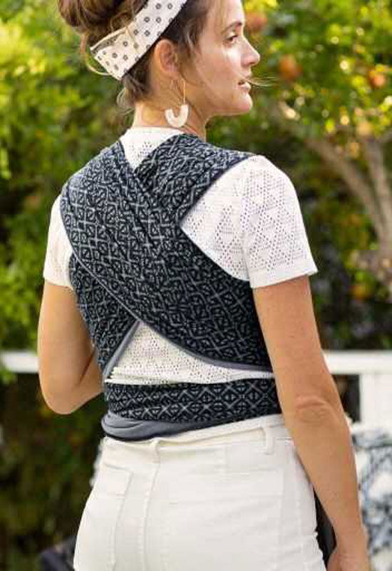Das elasische Moby Wrap Mosaik ist einach alltagstauglich